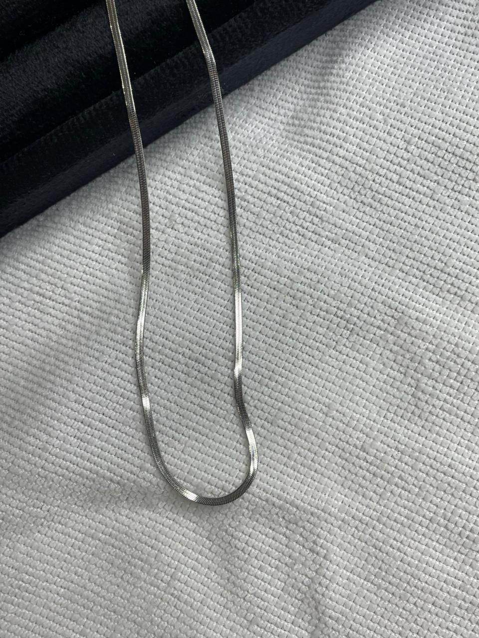 Simple, Sleek Silver Snake‑Style Chain